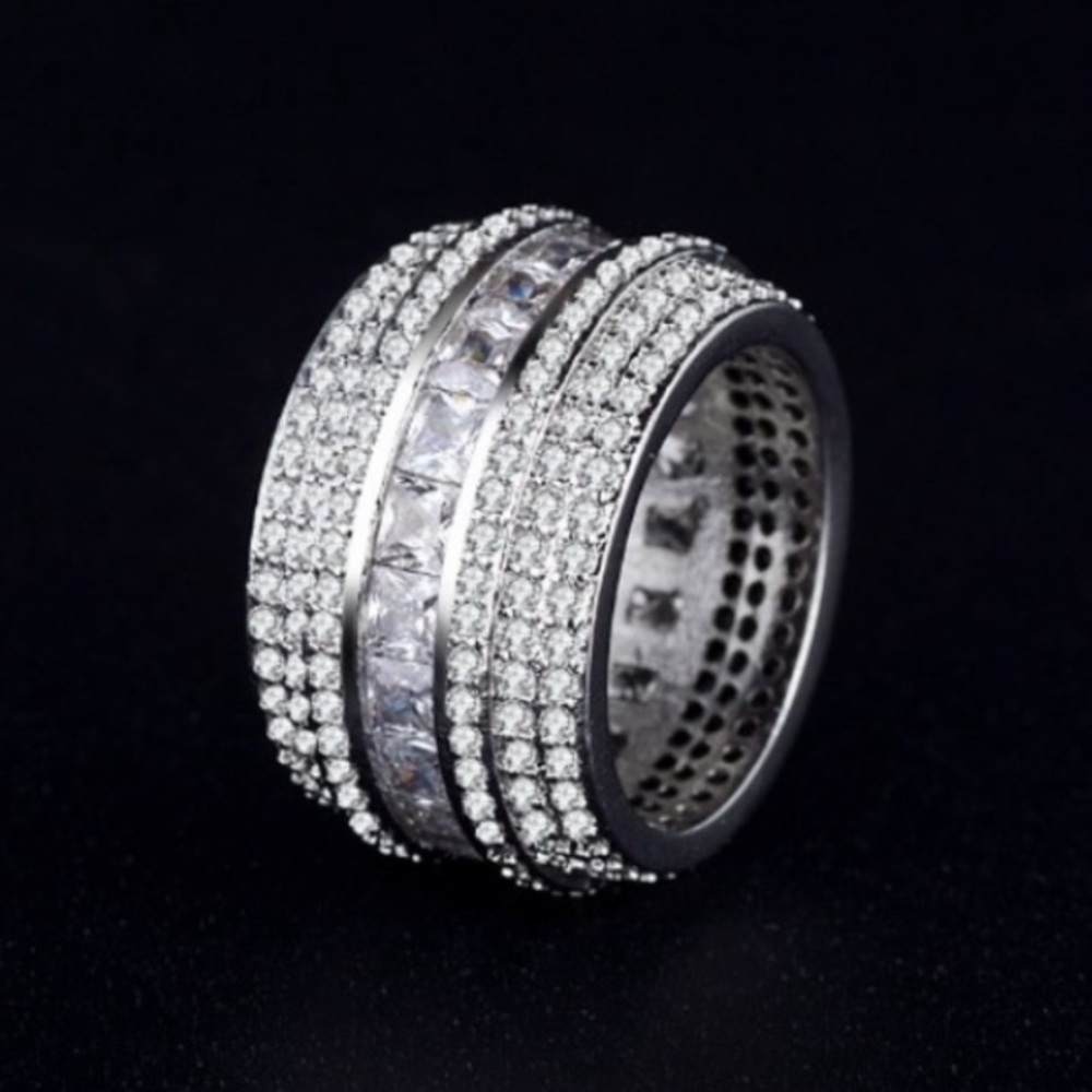 DIAMOND 925 STERLING SILVER BAND RING, CUTE RING, SHINY RING. - Picture 4 of 4